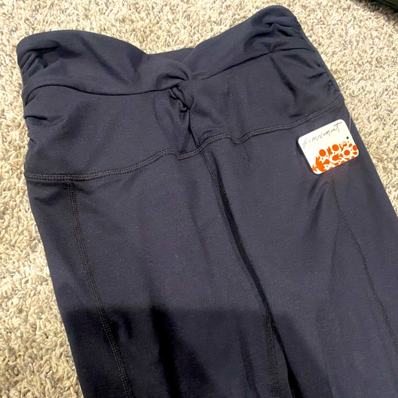 NWT free people movement Breathe Deeper leggings - Picture 2 of 11